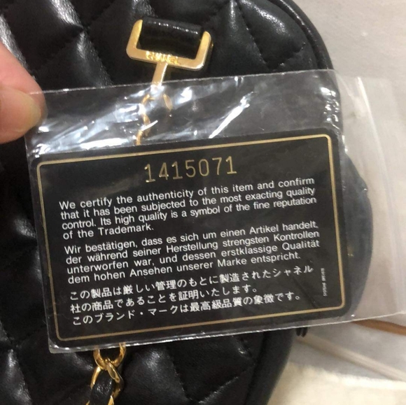 CHANEL - Picture 3 of 6